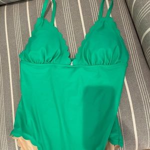 J Crew green scalloped edge bathing suit Medium